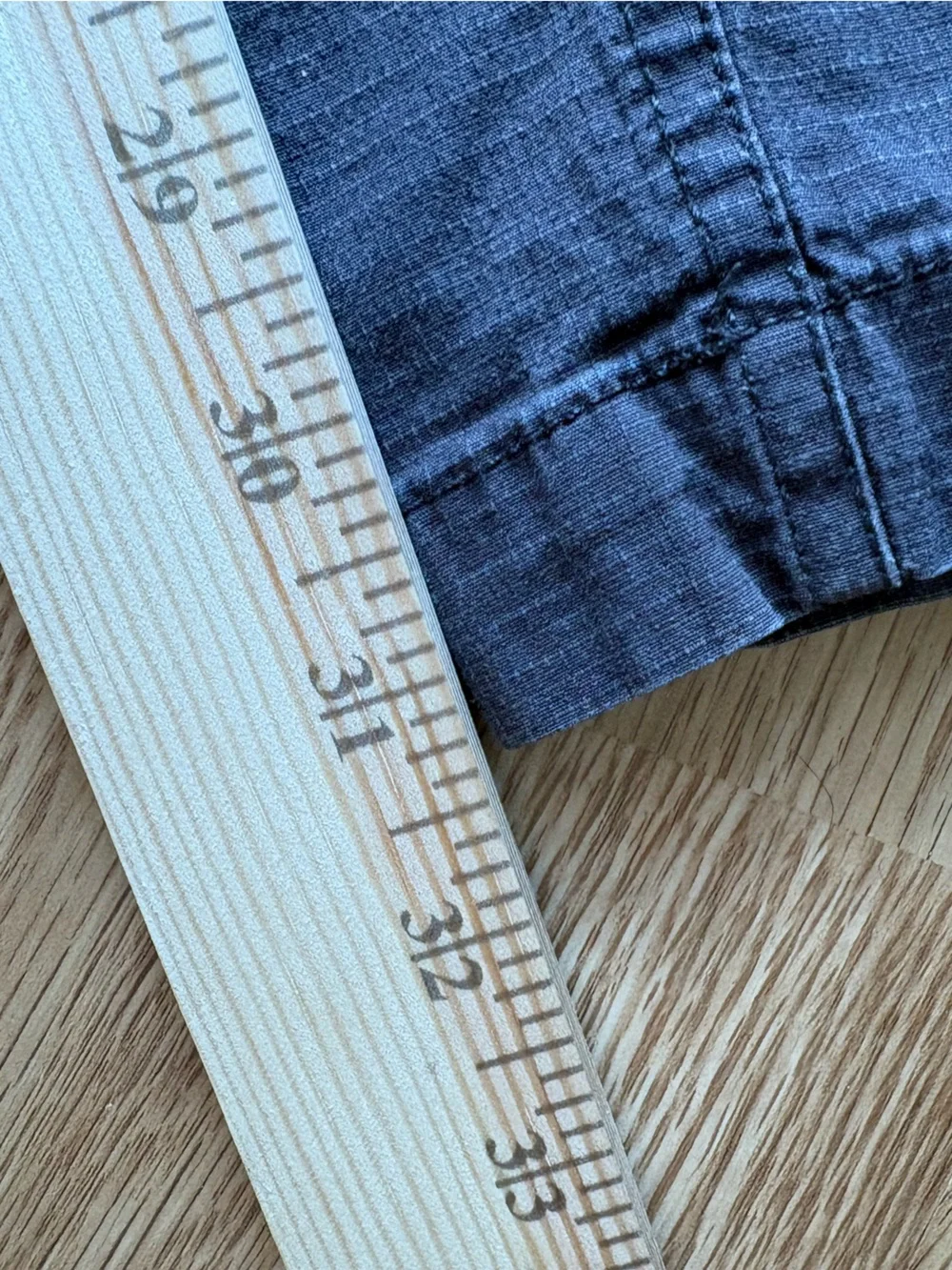 Vuori gray string ripstop climber pants size medium *holes - Picture 4 of 11